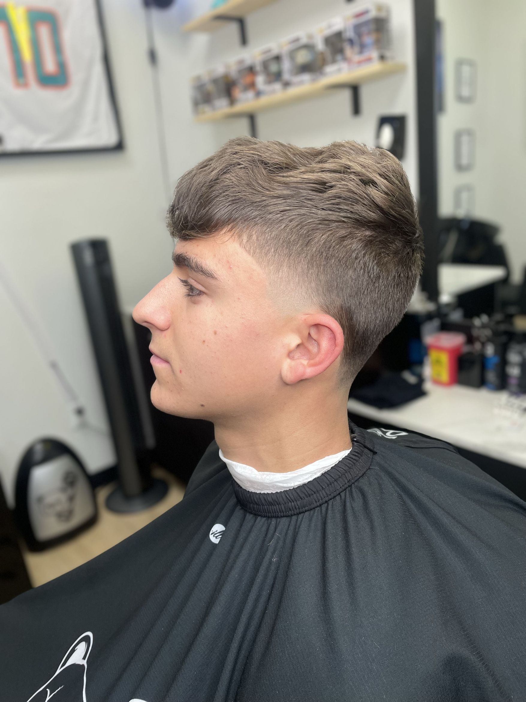 Burst fade with detailed edges